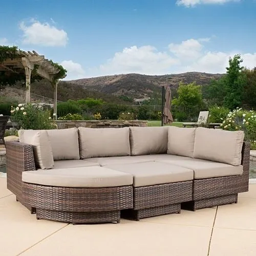 屋外用モジュラーソファの掃除は難しいですか?