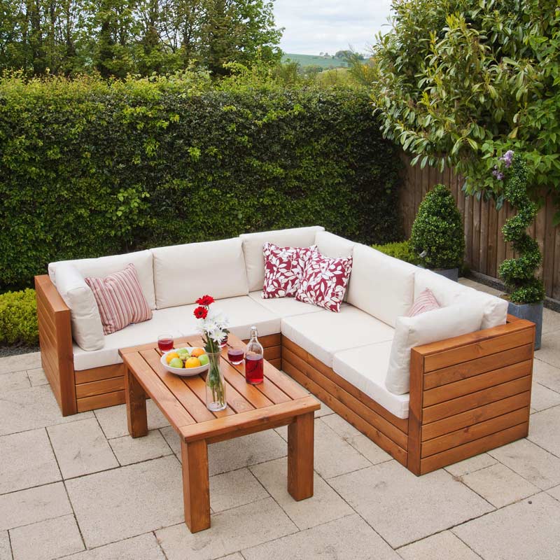 屋外ガーデンコーナーソファは湿気の多い環境での使用に適していますか?