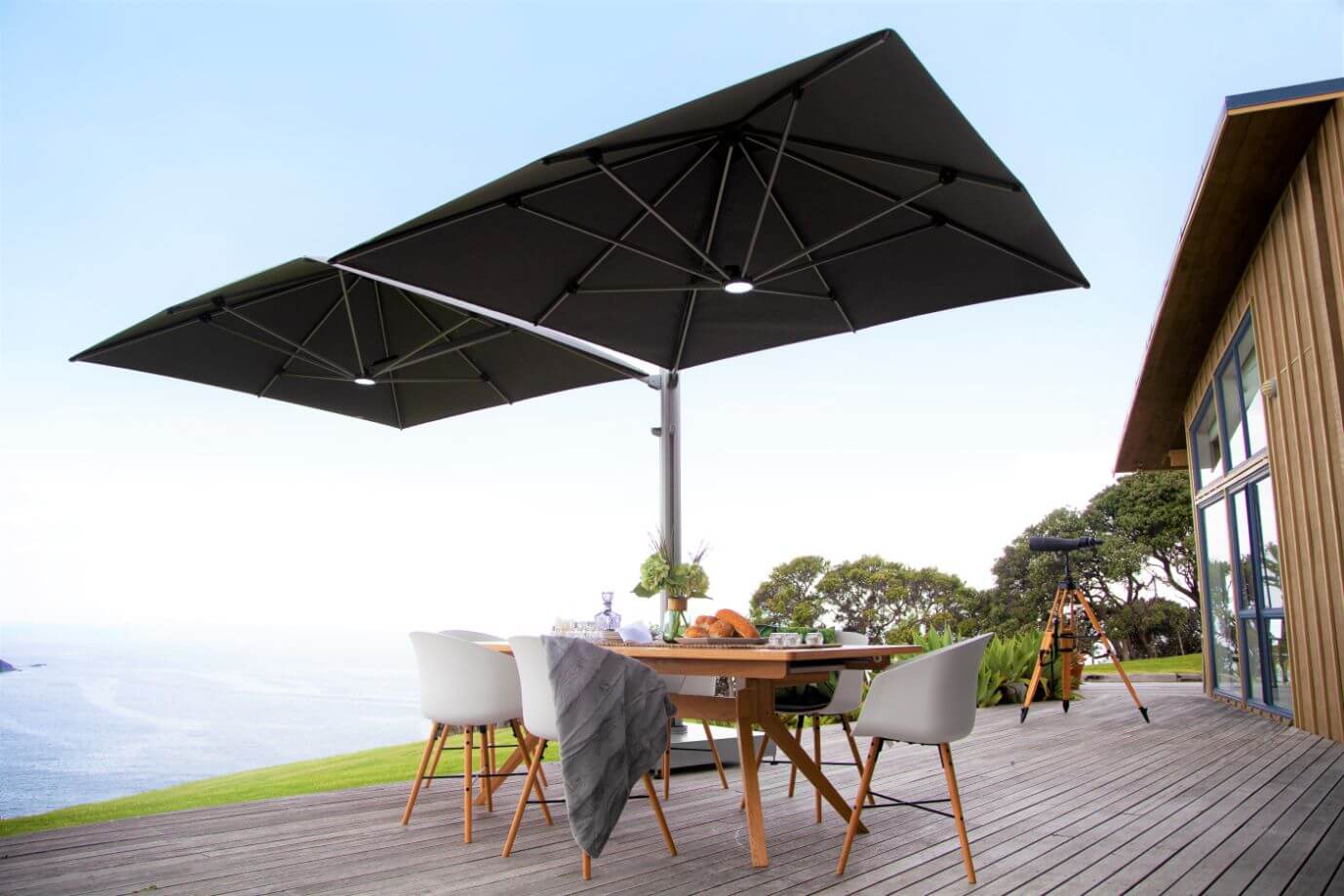 outdoor cantilever umbrella