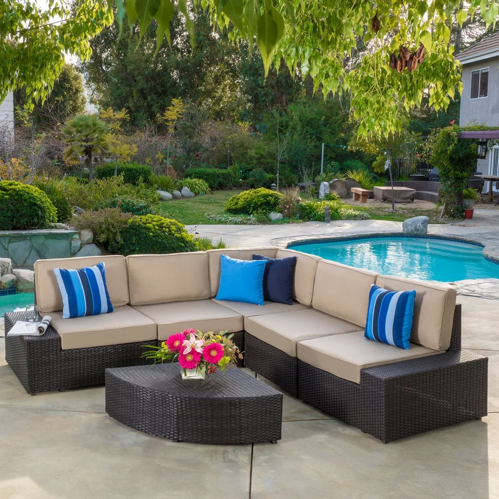 outdoor sectional sofa