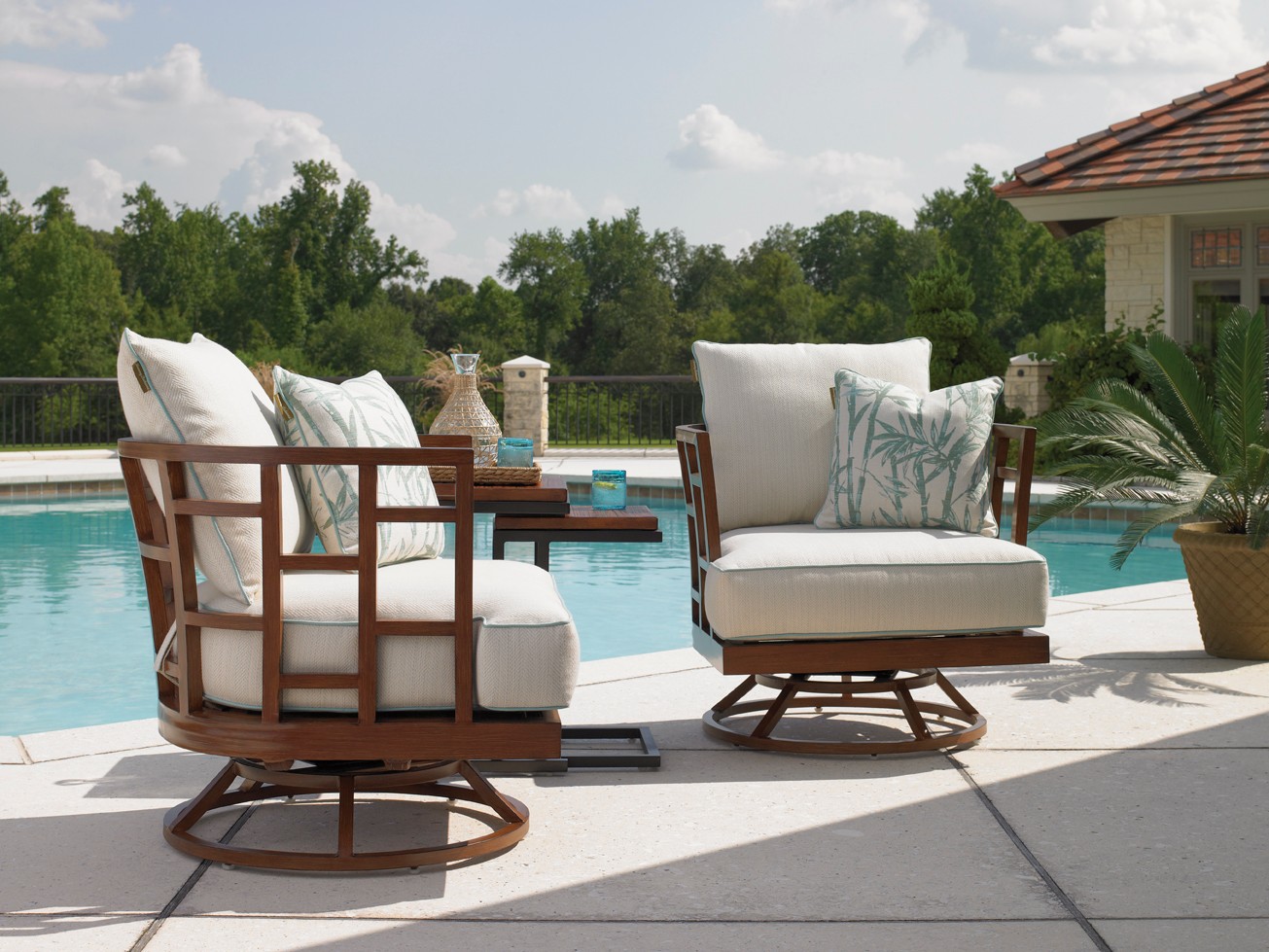 resort outdoor furniture