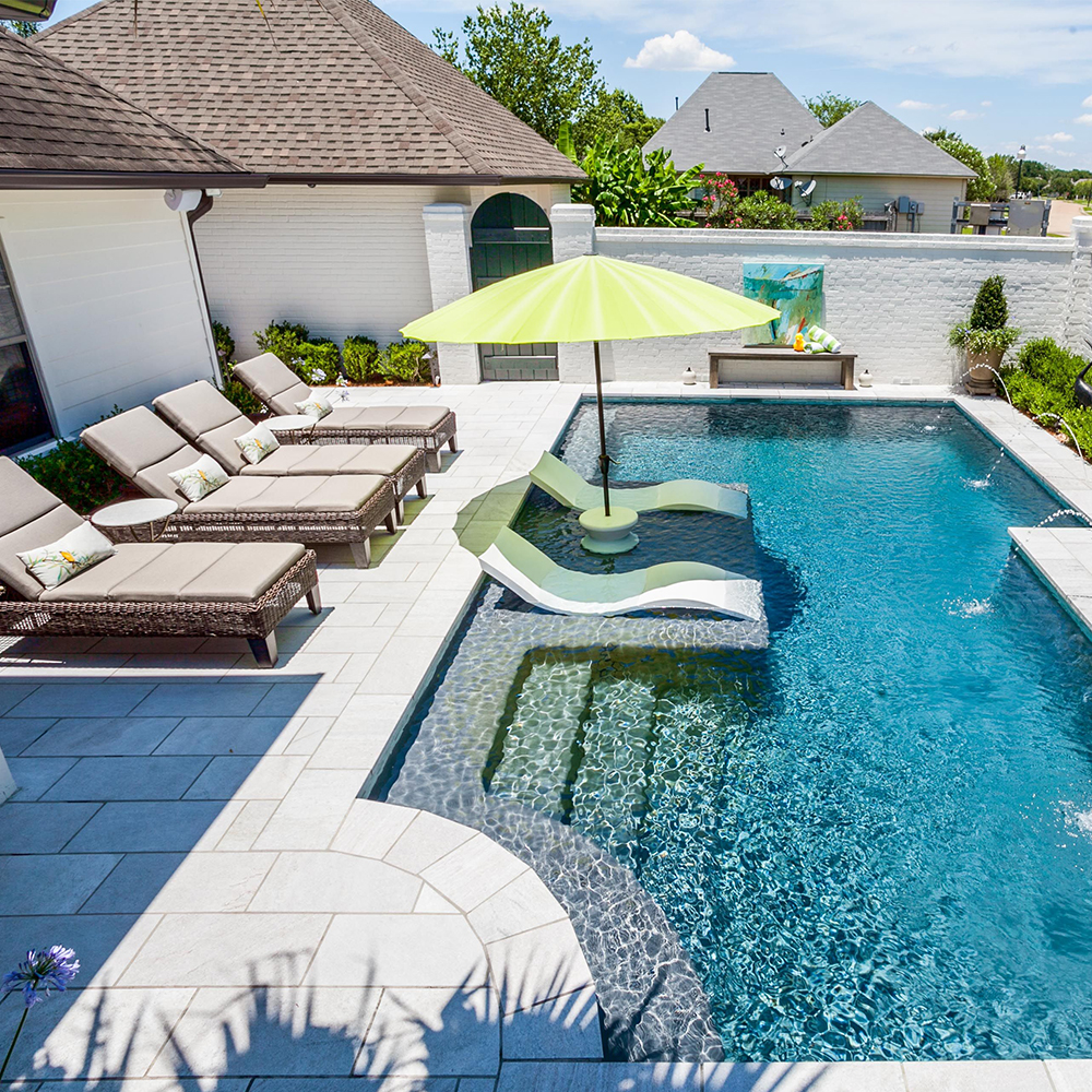 プールのパティオを最大限に楽しむために装飾するにはどうすればよいですか?