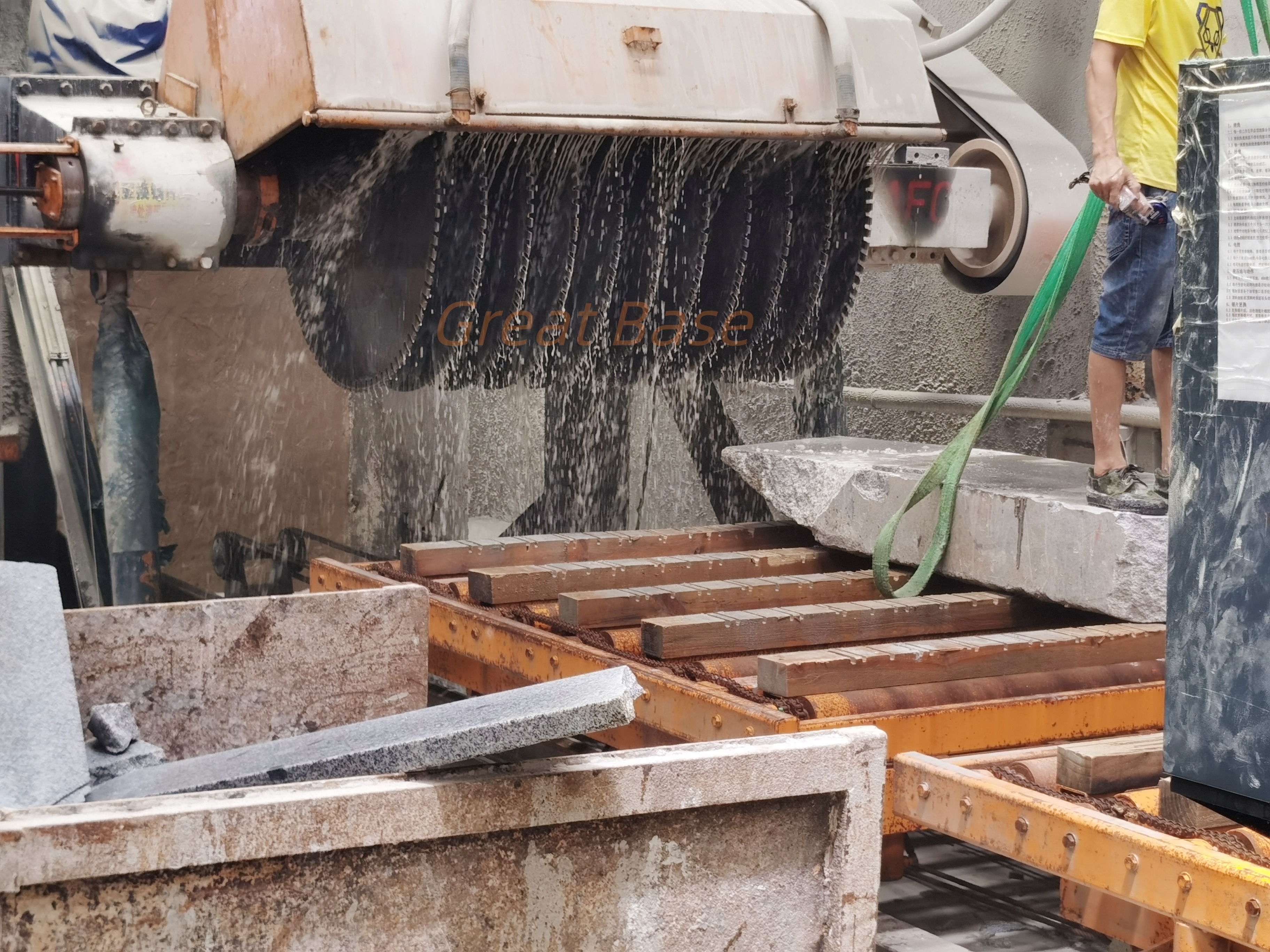 GreatBase GBLY-1200 Kerbstone Processing Line