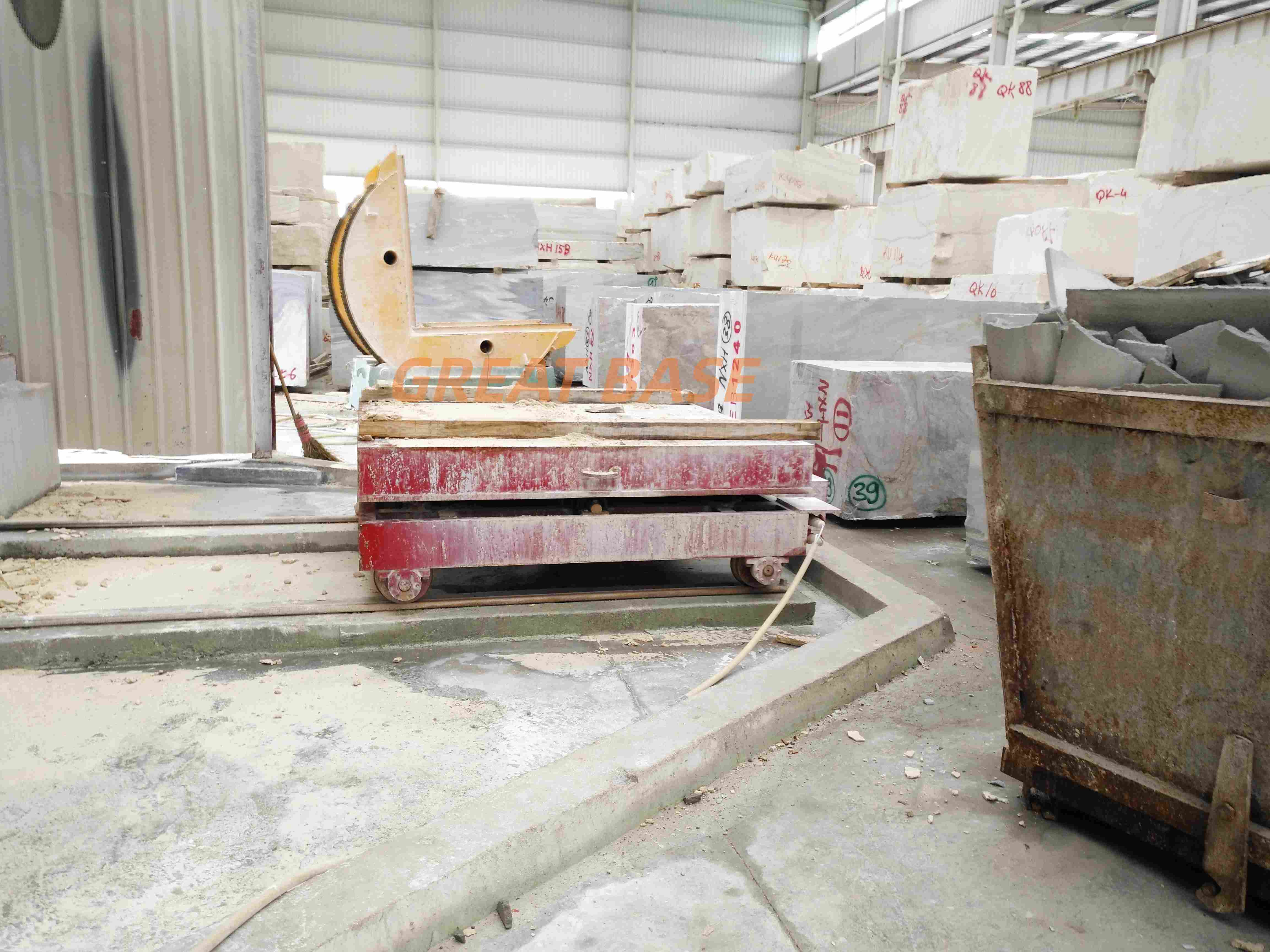 GreatBase GBFS-45 Stone Block Turnover Machine with 90 Degree Coil Upender Chain Drive Design for Raw Marble Granite Handling