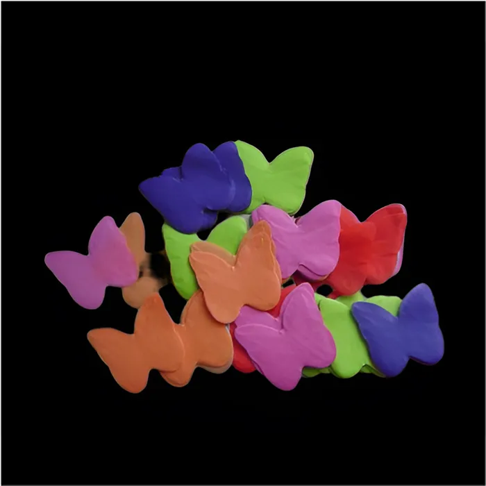 Confettis en papier en forme de papillon personnalisés