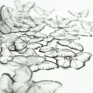 Confettis en papier en forme de papillon personnalisés