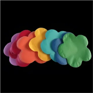 Confettis de pétales de fleurs en papier