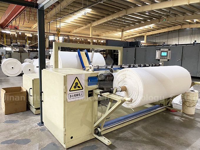 Máquina de corte automática de papel airlaid de alta velocidade