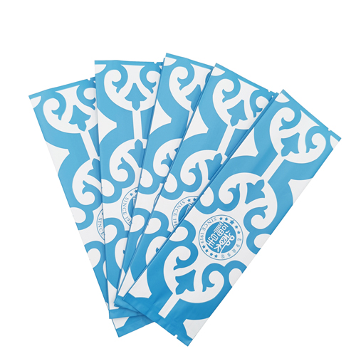 Why are small-sized plastic packaging bags becoming increasingly popular?