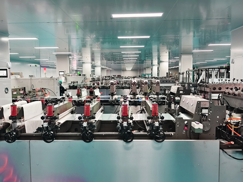 수십 대의 멀티백 제조 기계