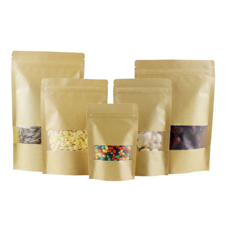 Op maat bedrukte en blanco staande zakjes met ritssluiting en venster voor de verpakking van gedroogd fruit en snacks.