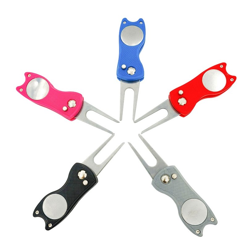Golf Green Fork Compact and Portable Magnetic Putter Calibration Ball Marker Foldable Golf Turf Repair Tool