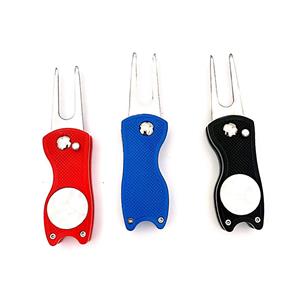 Golf Green Fork Compact and Portable Magnetic Putter Calibration Ball Marker Foldable Golf Turf Repair Tool