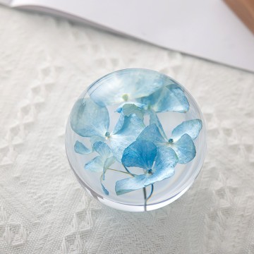 Resin Dried Flower Crystal Ball Paperweight - Customizable for Christmas/Birthday/Valentine's Day Gifts