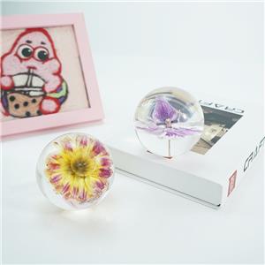 Resin Dried Flower Crystal Ball Paperweight - Customizable for Christmas/Birthday/Valentine's Day Gifts