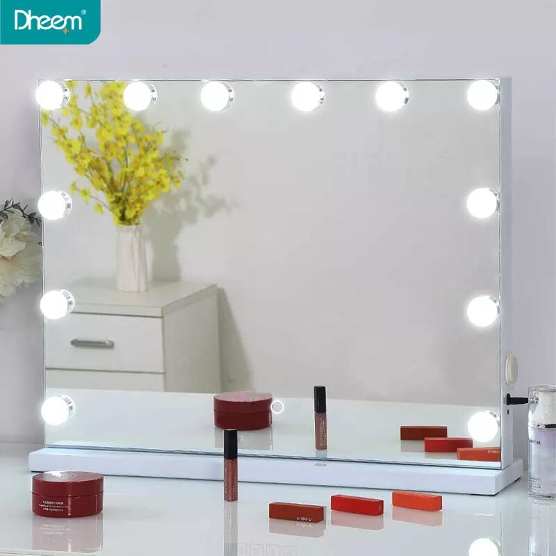 Hollywood vanity mirror with light bulbs