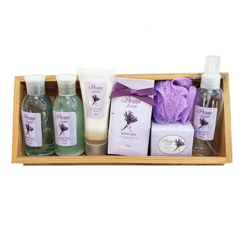 Professional Luxury Design Natural Lavender Wood Bath Gift Set for Spa
