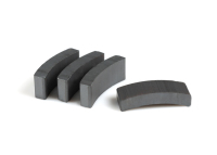 Твердые ферритовые спеченные постоянные магниты