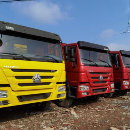 Tiêu chuẩn xuất khẩu đóng gói xe tải sinotruk howo 8x4 mack đã qua sử dụng để bán