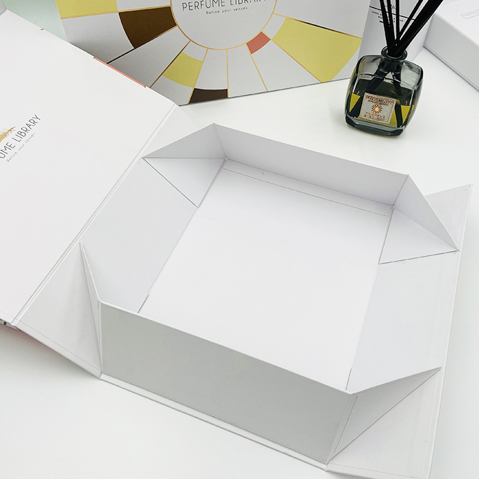 Luxury Cosmetic Packaging Paper Gift Boxes Foldable