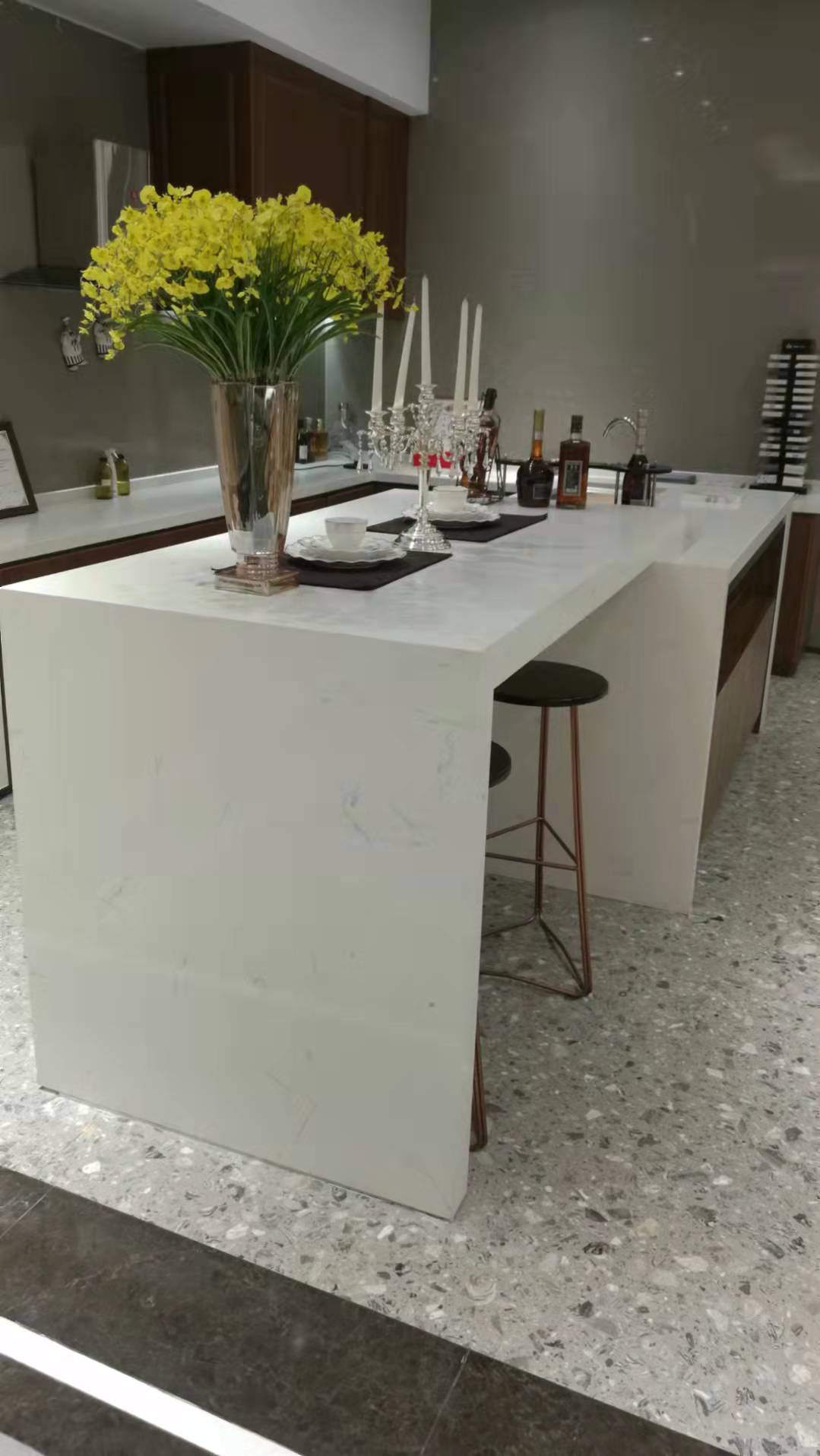 Classical Carrara Quartz with Super White Base