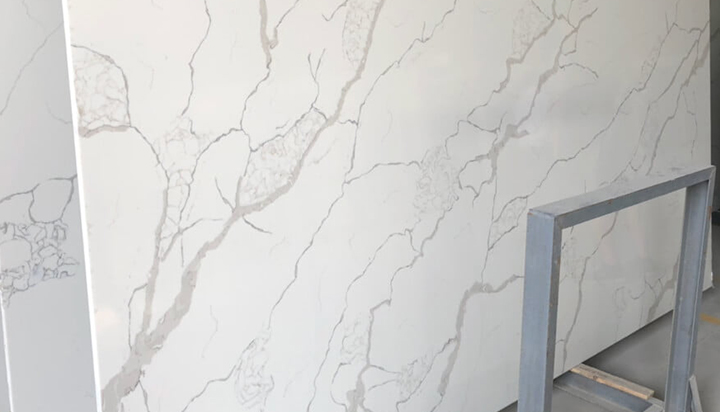 What are the advantages and disadvantages of quartz stone and granite?