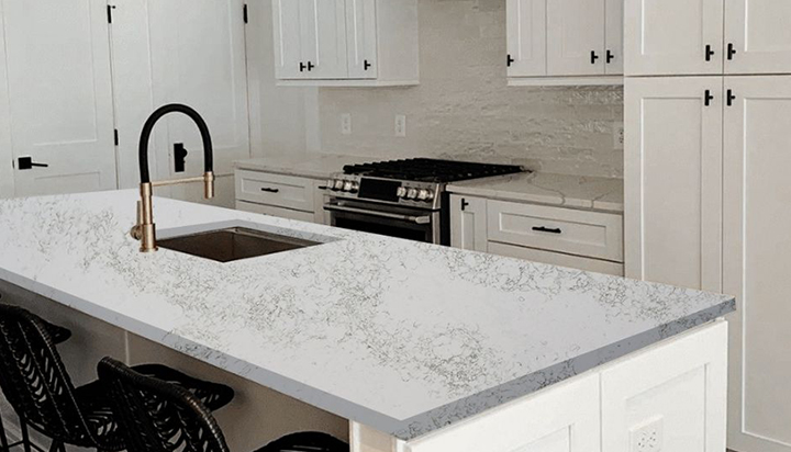 How to clean the rust on the quartz stone countertop?