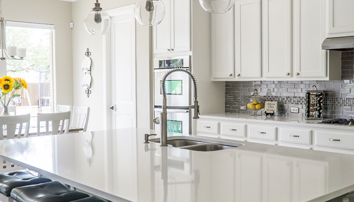 How to restore the blackening of quartz stone joints