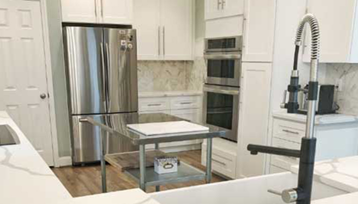 What fields are quartz stone slab mainly used for?