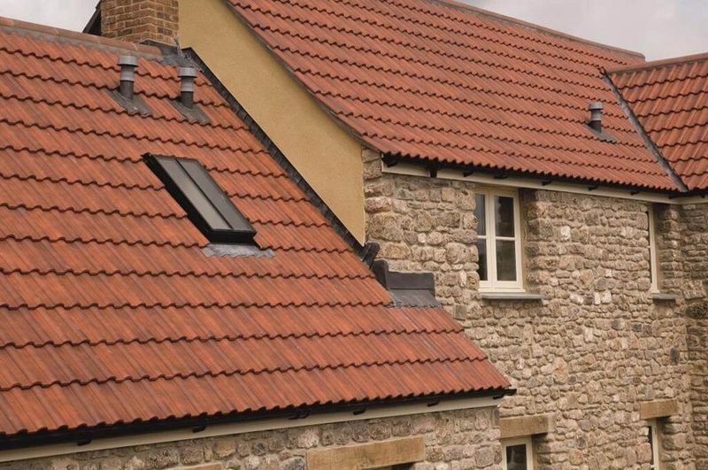 Will the color of the Roman clay roof tile fade?