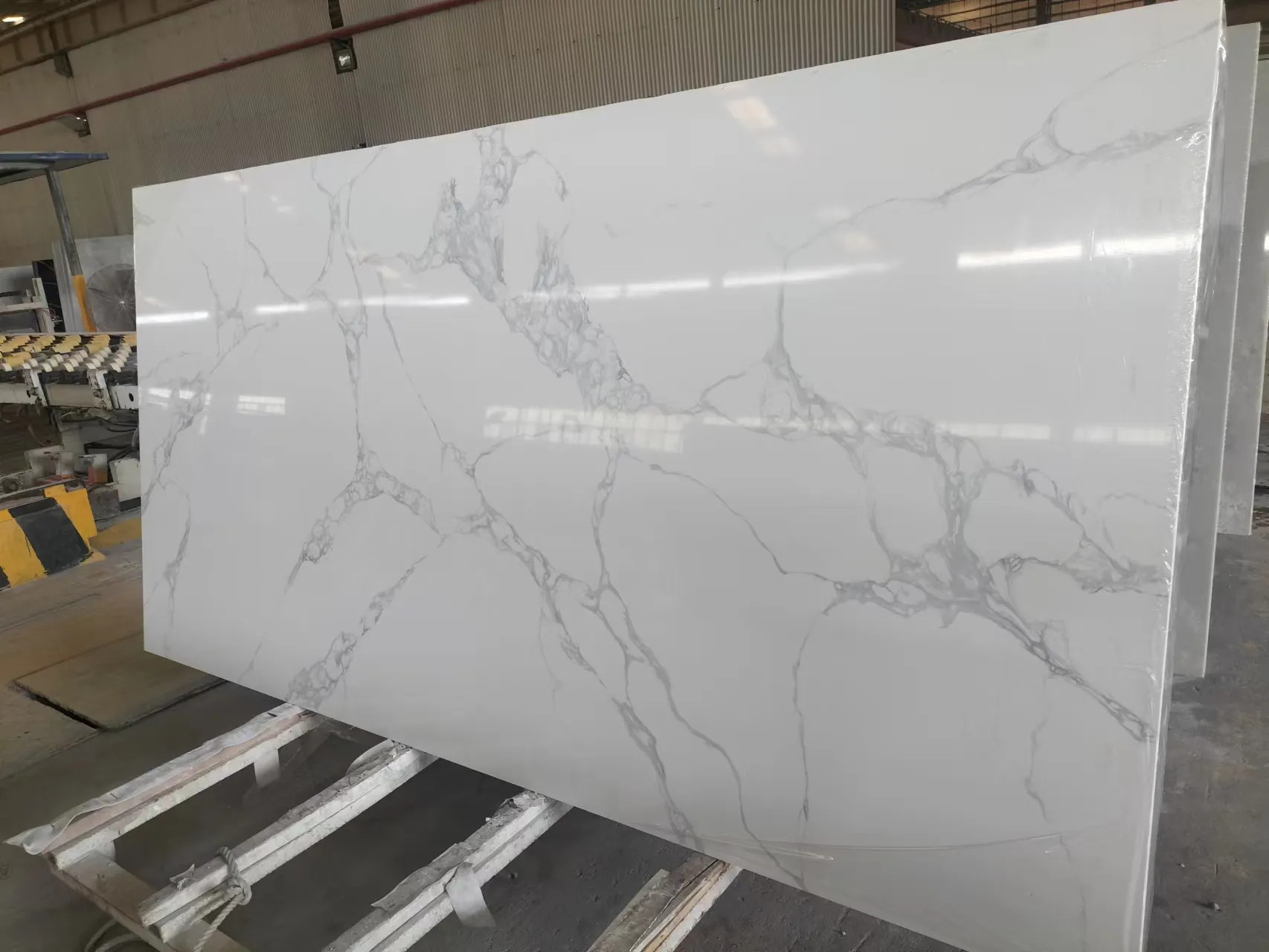 calacatta quartz countertop