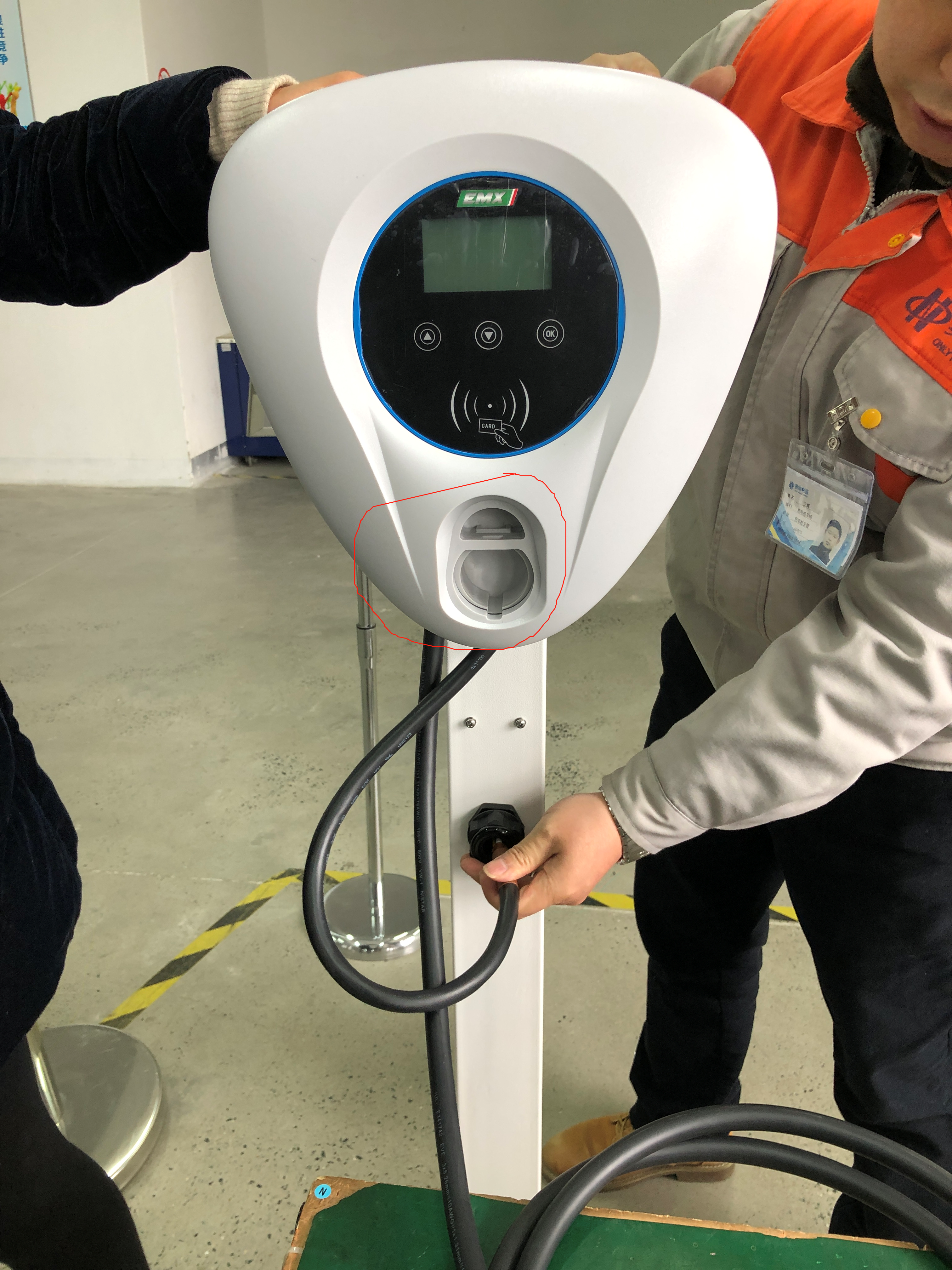 Slow Speed Charge Dispenser Electric Vehicle CE Proof IEC Standard