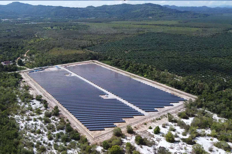 مشروع تيرينجانو ميجاوات الكهروضوئية الأرضي في ماليزيا