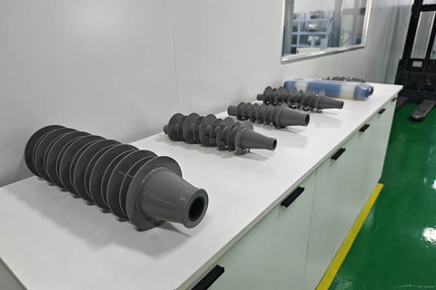 De milímetros a kilovoltios: la creación de la rigidez dieléctrica en accesorios para cables