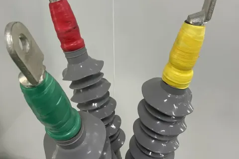 Interfaces sans vide : la clé de la prévention des décharges partielles