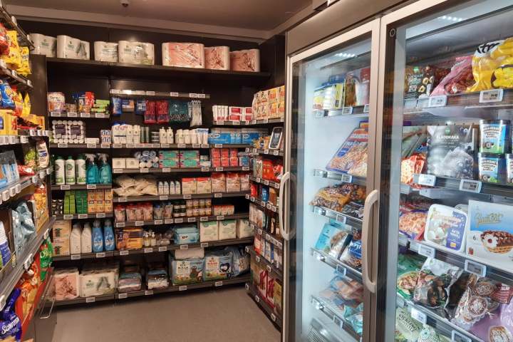 A aplicação da etiqueta de preço eletrônica YalaTech no setor de varejo