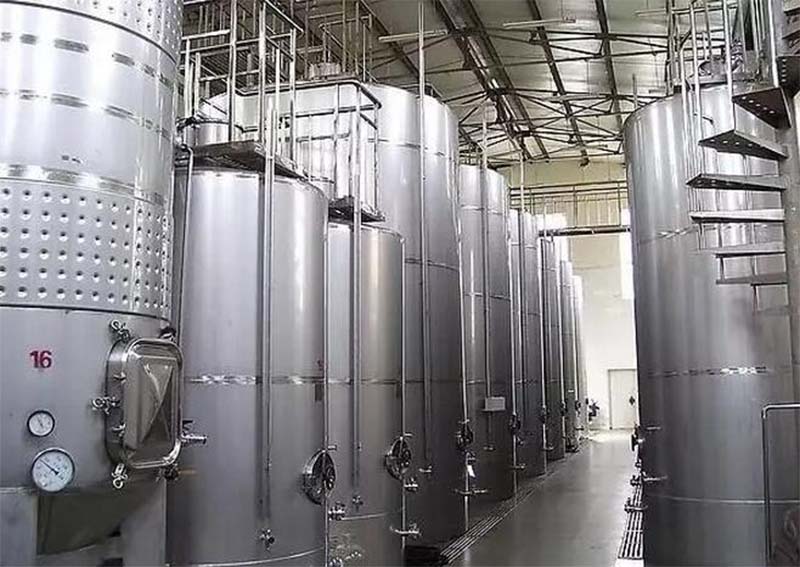 Industrial fermentation defoamer