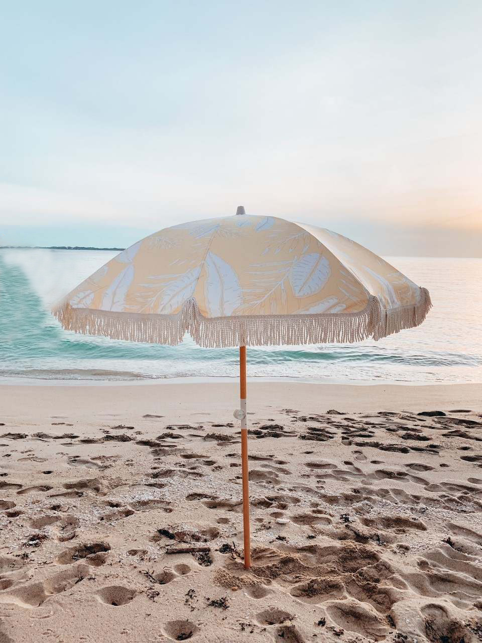 Guarda-chuva com franja de 6,5 pés, inclinação de praia, guarda-sol comercial para exterior, guarda-chuva de jardim