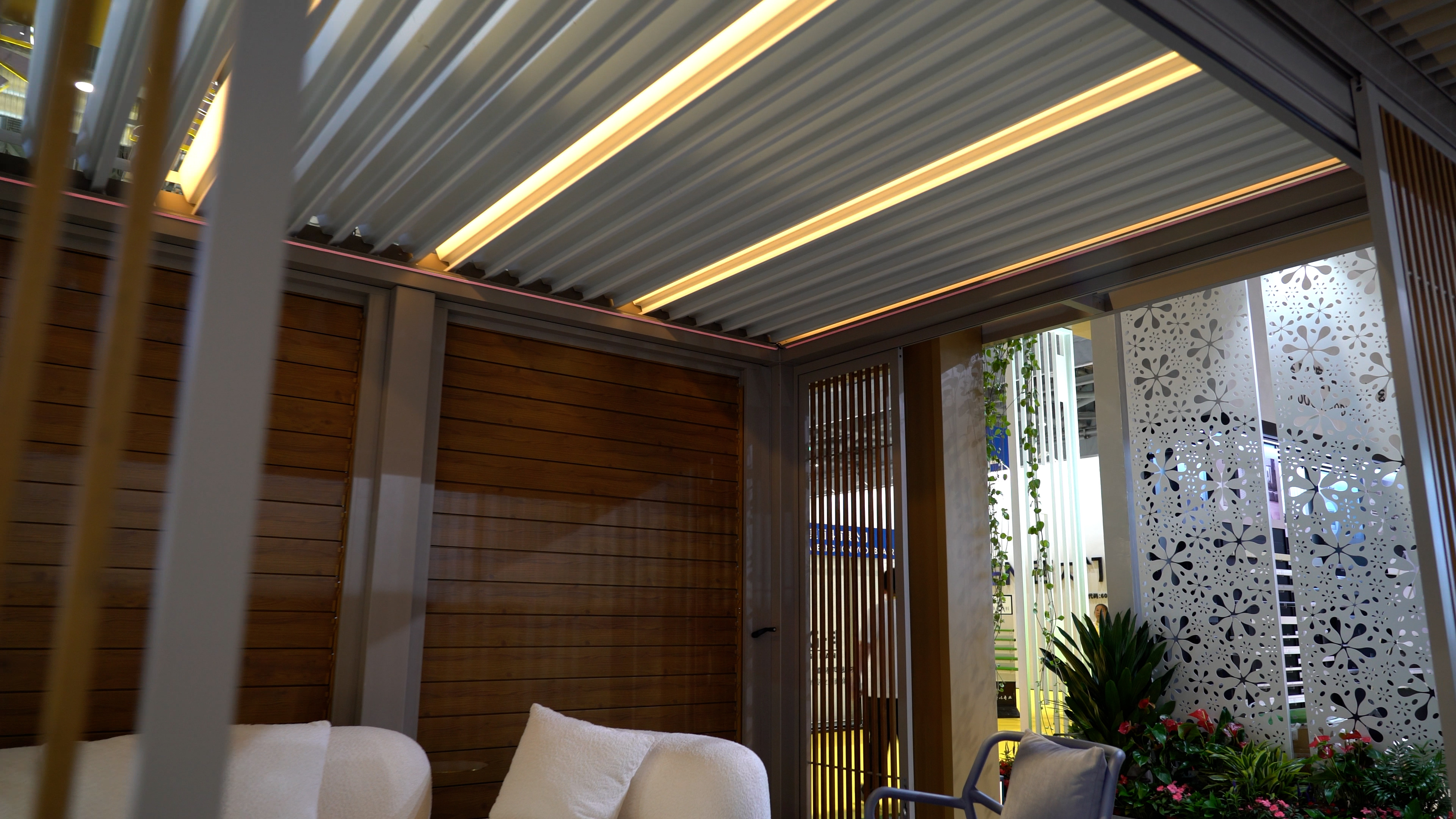 Aluminum Louvered Pergola