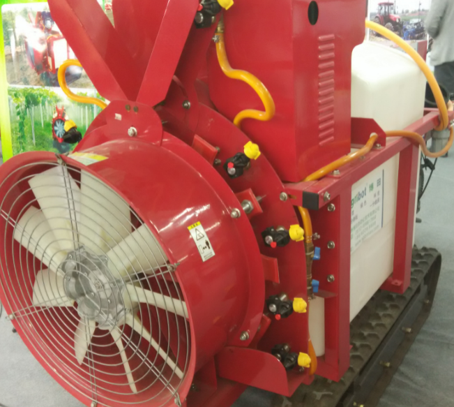 Axial flow fan