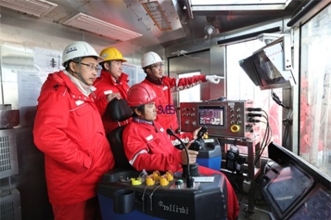 SVES Oilfield Supply Co., Ltd. technicians closely monitor the operation in the drilling rig driller's room