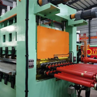 Bobina de aço inoxidável cortada na linha de comprimento com aparador