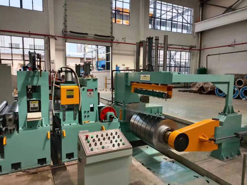 Машина для резки рулонов нержавеющей стали