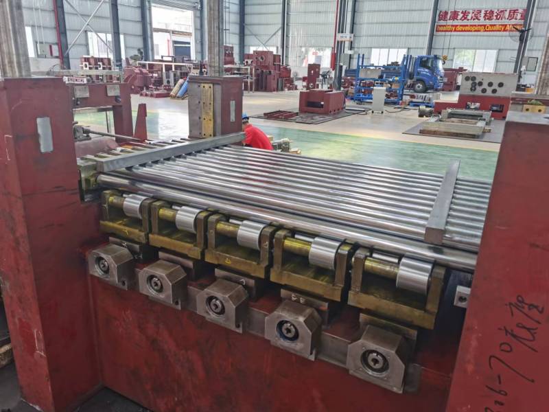 precision straightening roller for leveler