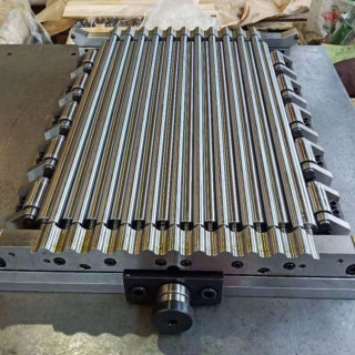 precision straightening roller for leveler