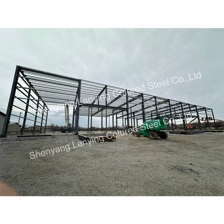 Installation of steel structure project in USA is in progress