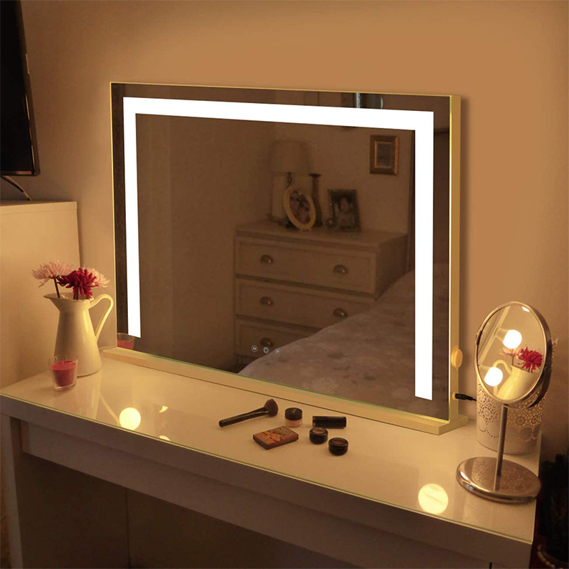 Makeup mirror with light Hollywood style