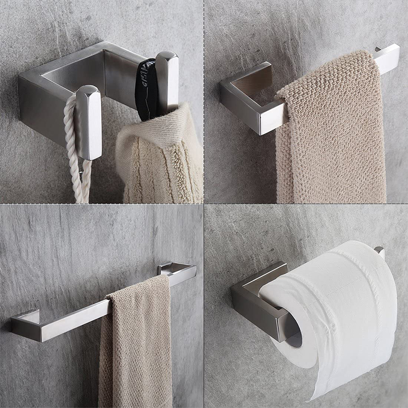 Juego de accesorios de baño de cuatro piezas.