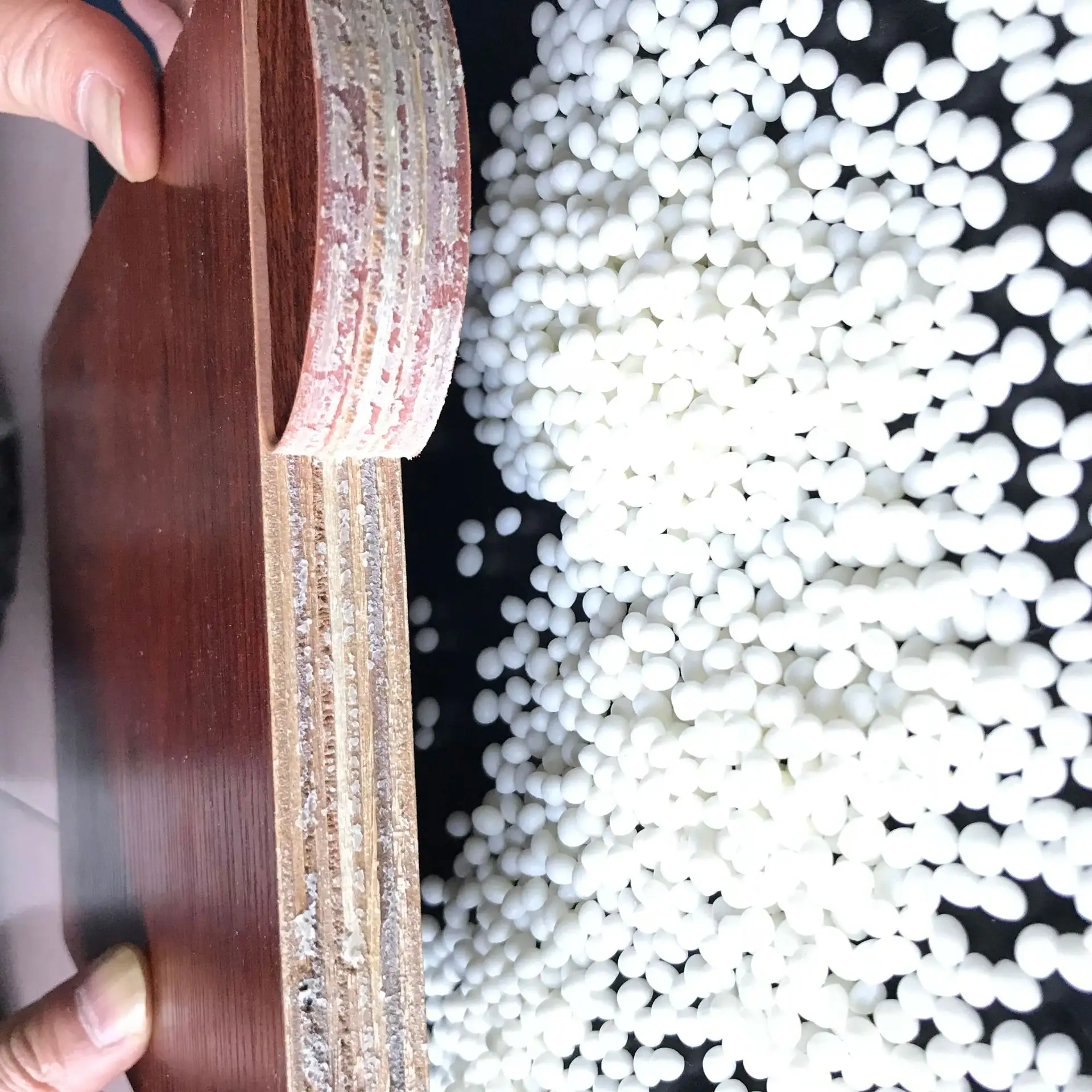 Effect of hydrocarbon resin on adhesion properties of hot melt adhesives