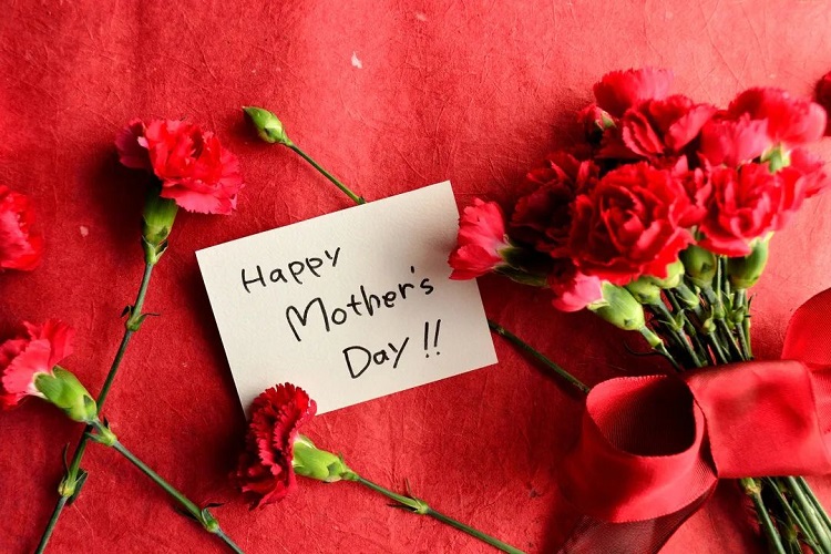 عيد الأم: الرئيس شي مستوحى من والدته